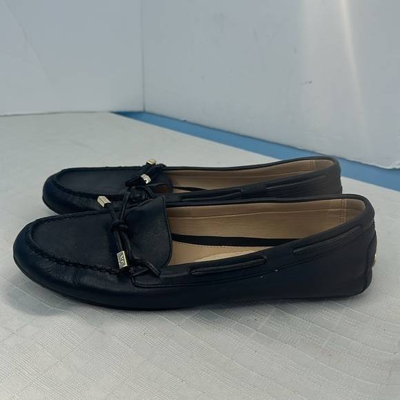 MICHAEL KORS SUTTON LEATHER LOAFER size 9 - Picture 4 of 10